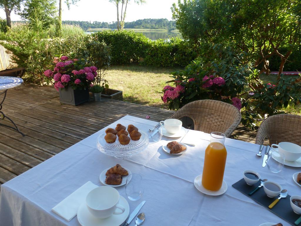 Les Eaux Qui Rient Bed & Breakfast Sanguinet Exterior photo