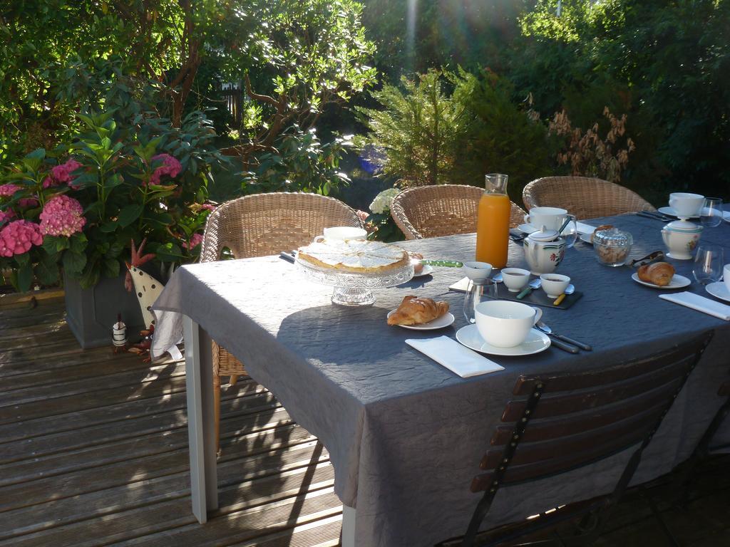 Les Eaux Qui Rient Bed & Breakfast Sanguinet Exterior photo